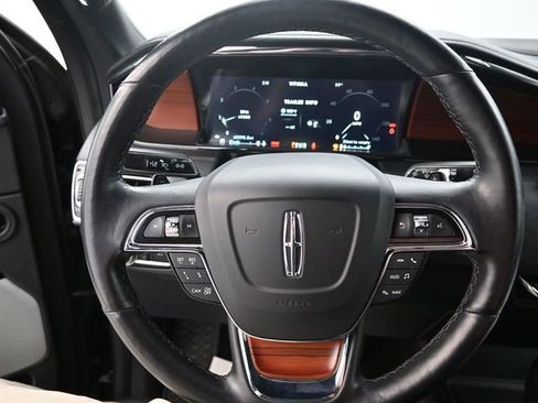 Used 2021 Lincoln Navigator Reserve w/ Luxury Package image 9