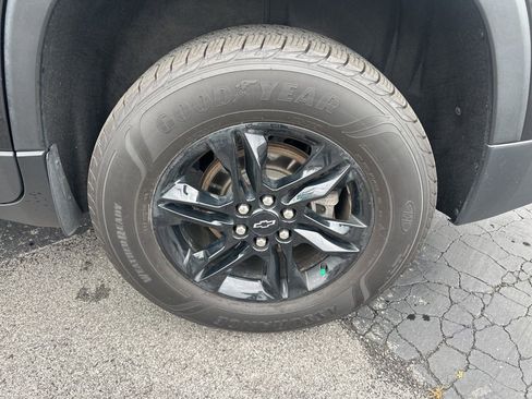 Used 2022 Chevrolet Traverse LT w/ Midnight/Sport Edition image 42