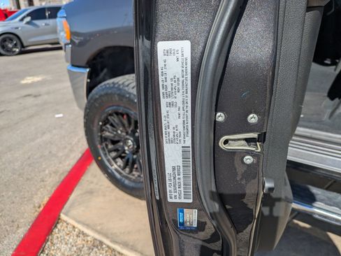 Used 2022 RAM 2500 Big Horn AWD/4WD image 33