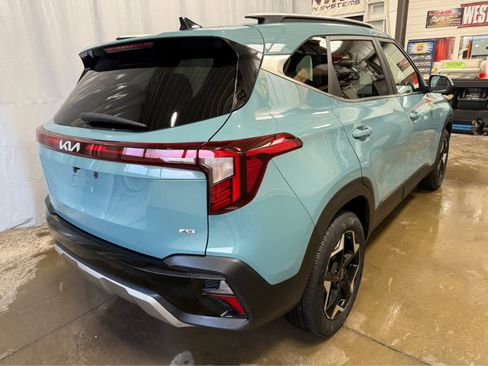 Used 2024 Kia Seltos EX image 6