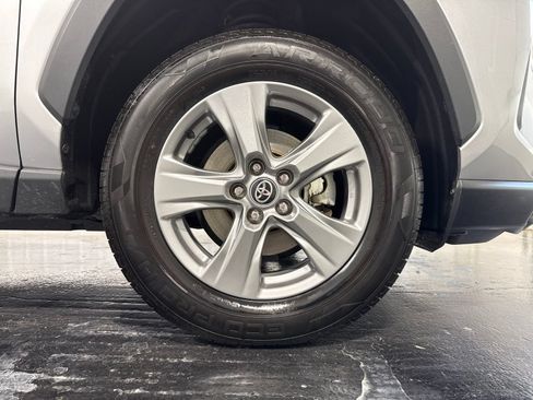 Used 2024 Toyota RAV4 XLE AWD/4WD image 11