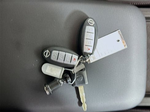 Used 2024 Nissan Frontier SV w/ SV Convenience Package image 35