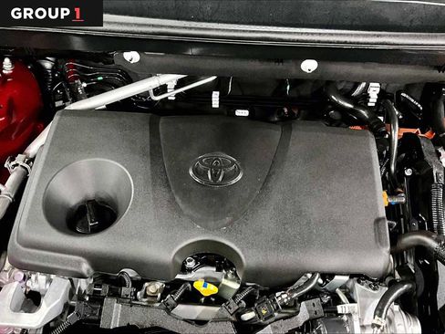 Used 2025 Toyota RAV4 XLE image 32