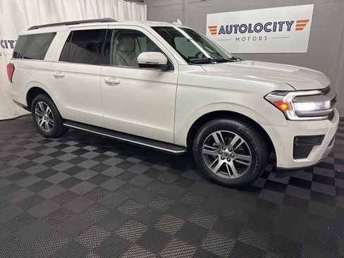 Used 2023 Ford Expedition Max XLT AWD/4WD image 2