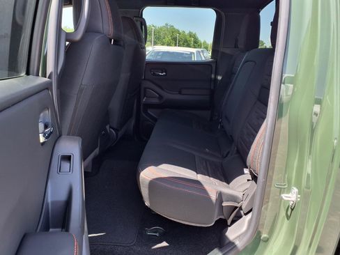 Used 2025 Nissan Frontier Pro-X RWD image 9