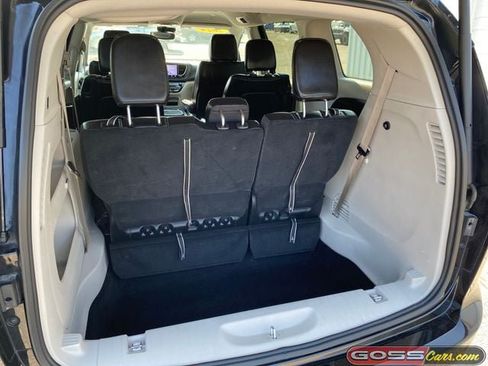 Certified 2024 Chrysler Pacifica Touring-L FWD image 9