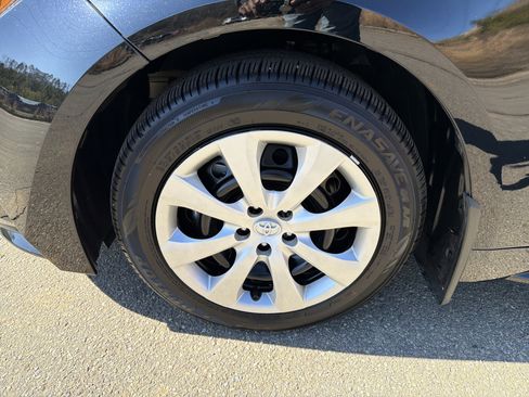 Used 2025 Toyota Corolla LE image 11