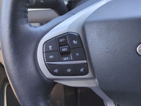 Used 2022 Ford Explorer XLT w/ Equipment Group 202A image 23