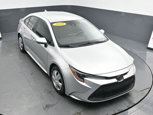 Used 2020 Toyota Corolla LE image 25