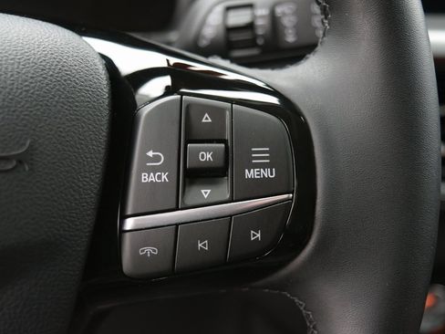 Used 2024 Ford Escape SE image 16