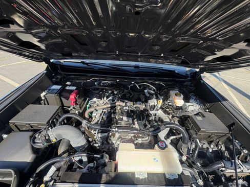 Used 2025 Toyota Tacoma TRD Off-Road image 31