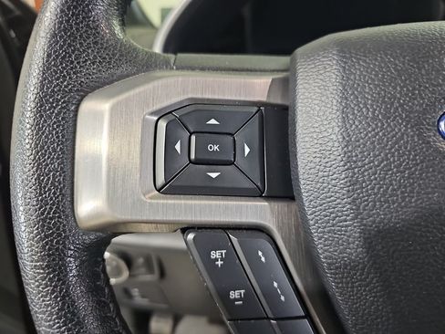 Used 2016 Ford F150 Platinum w/ Equipment Group 701A Luxury AWD/4WD image 19