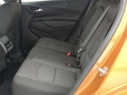 Used 2019 Chevrolet Equinox LT w/ Driver Convenience Package image 18