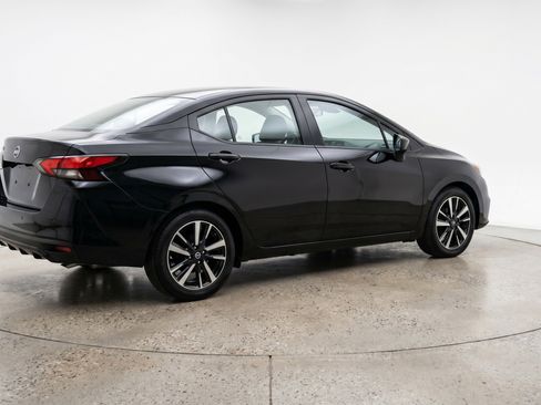 Used 2025 Nissan Versa SV FWD image 9