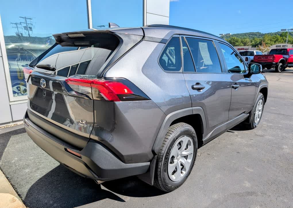Used 2021 Toyota RAV4 LE AWD/4WD image 6