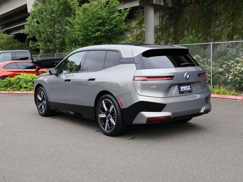 Certified 2023 BMW iX xDrive50 w/ Premium Package AWD/4WD image 10