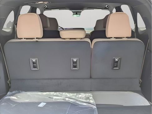 New 2026 Buick Enclave Preferred w/ Power Package image 9