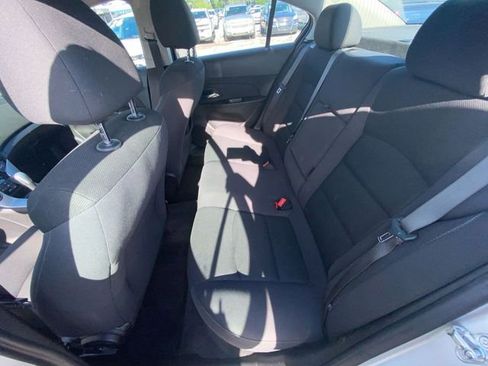 Used 2016 Chevrolet Cruze LT FWD image 5
