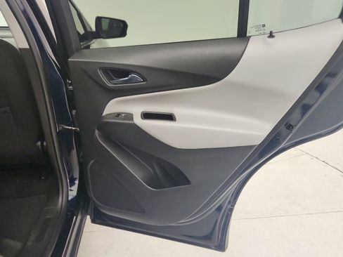 Used 2020 Chevrolet Equinox LS w/ LS Convenience Package FWD image 31