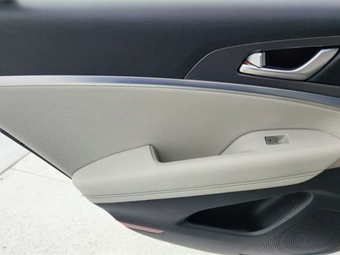 Used 2025 Genesis G70 2.5T w/ Sport Prestige Package image 31