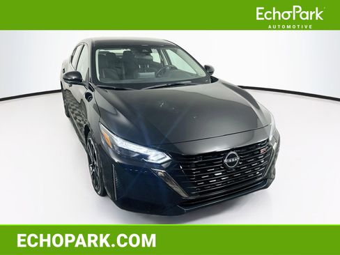 Used 2025 Nissan Sentra SR FWD image 1