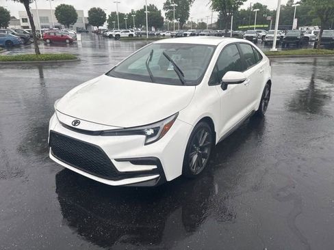 Used 2024 Toyota Corolla SE FWD image 4