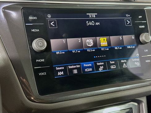 Used 2022 Volkswagen Tiguan SE image 19