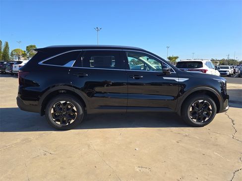 New 2026 Kia Sorento S image 9