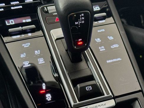 Used 2023 Porsche Cayenne Turbo S image 17