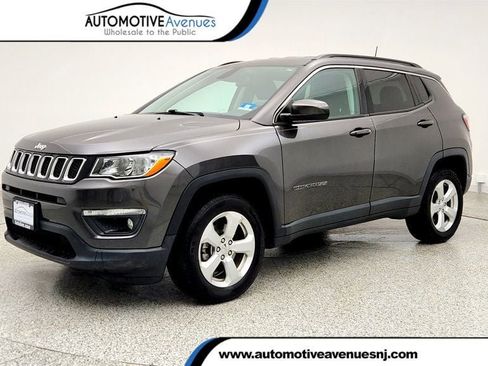 Used 2020 Jeep Compass Latitude image 1