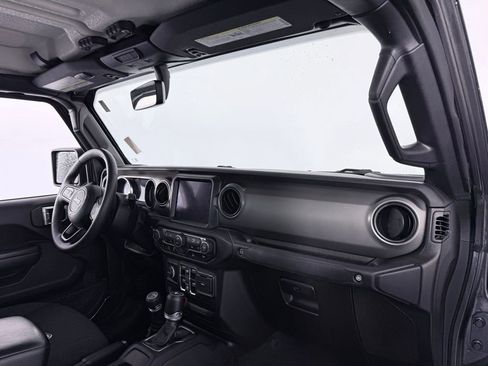 Used 2023 Jeep Gladiator Willys image 25