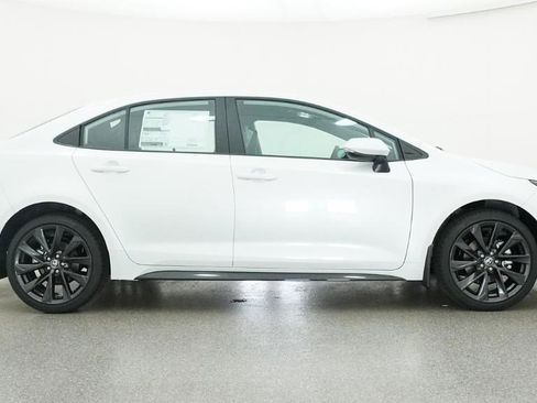 Used 2026 Toyota Corolla SE FWD image 30