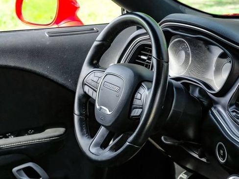 Used 2016 Dodge Challenger R/T Scat Pack RWD image 17