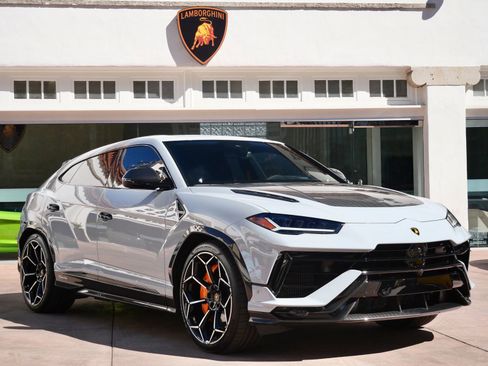 Used 2024 Lamborghini Urus Performante image 1