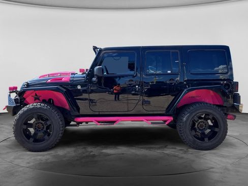 Used 2018 Jeep Wrangler Unlimited Sahara AWD/4WD image 5