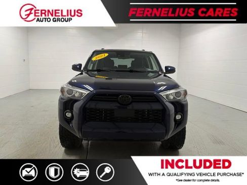 Used 2021 Toyota 4Runner SR5 AWD/4WD image 2