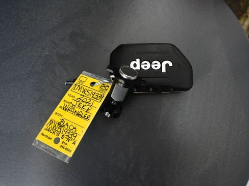 Used 2021 Jeep Wrangler Unlimited Sahara image 22