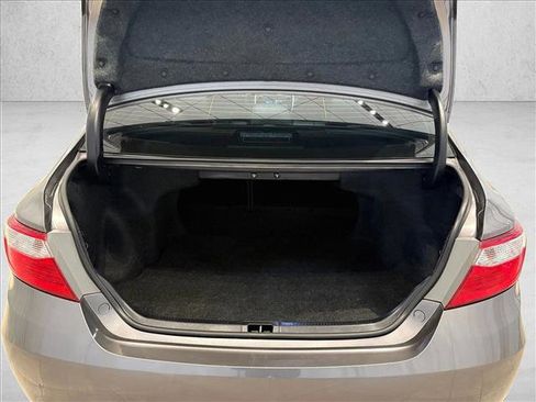 Used 2017 Toyota Camry SE image 6