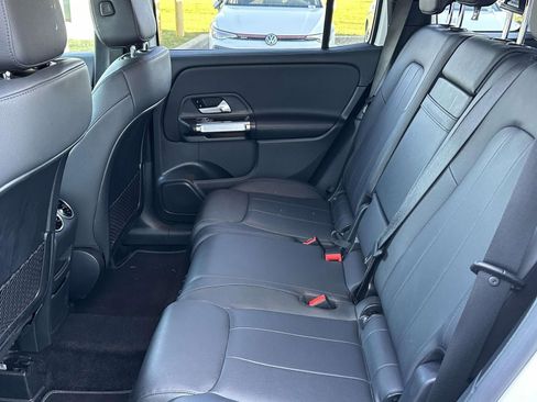 Used 2023 Mercedes-Benz GLB 250 4MATIC image 14