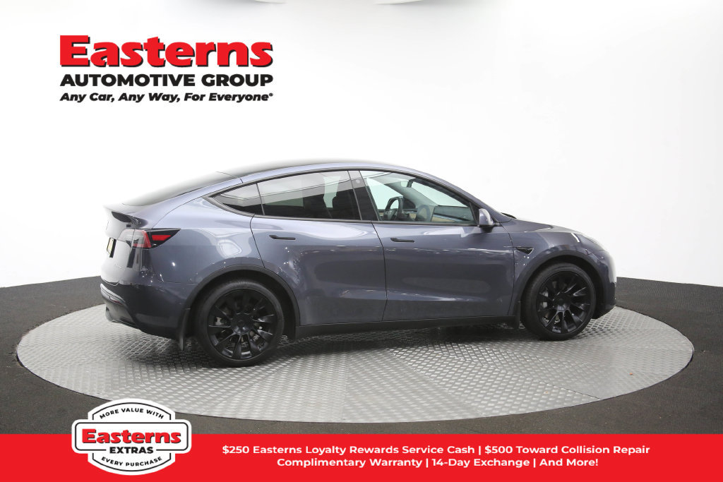 Used 2022 Tesla Model Y Long Range AWD/4WD image 40