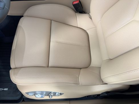 Certified 2026 Porsche Macan AWD/4WD image 15