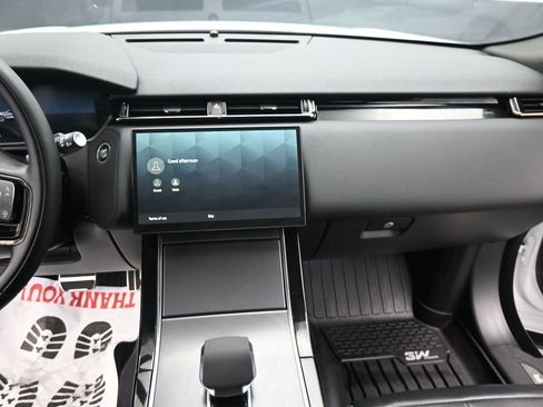 Used 2024 Land Rover Range Rover Velar Dynamic SE image 2