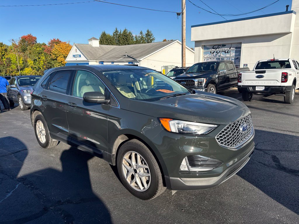 Used 2024 Ford Edge SEL w/ Convenience Package AWD/4WD image 3