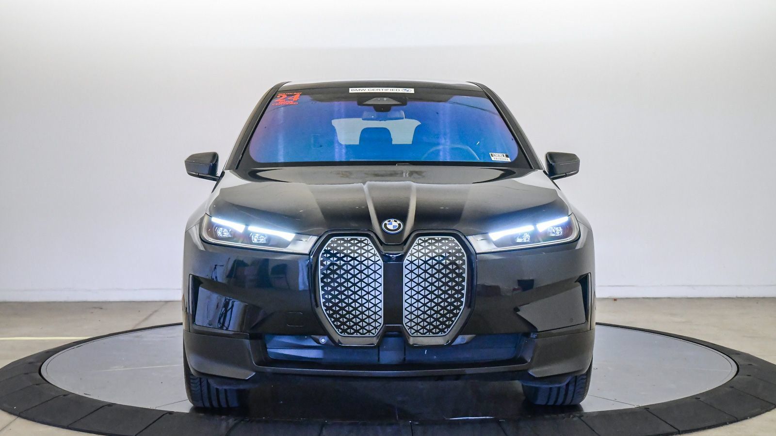 Certified 2024 BMW iX xDrive50 w/ Premium Package AWD/4WD image 7