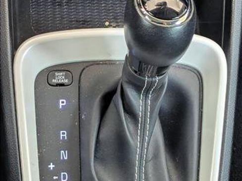 Used 2022 Hyundai Venue Limited w/ Cargo Package FWD image 13
