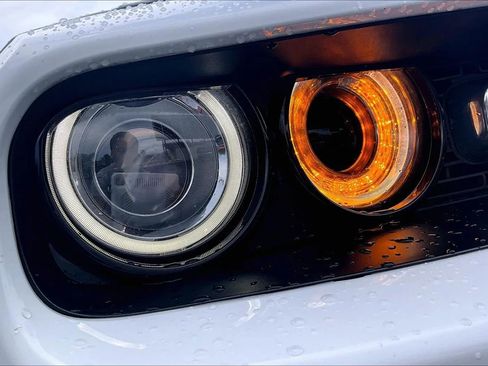 Used 2019 Dodge Challenger SXT RWD image 30