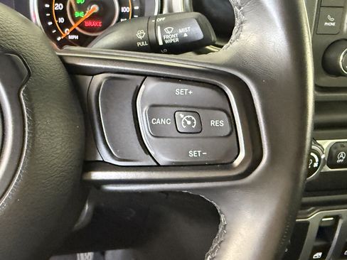 Used 2018 Jeep Wrangler Sport AWD/4WD image 26