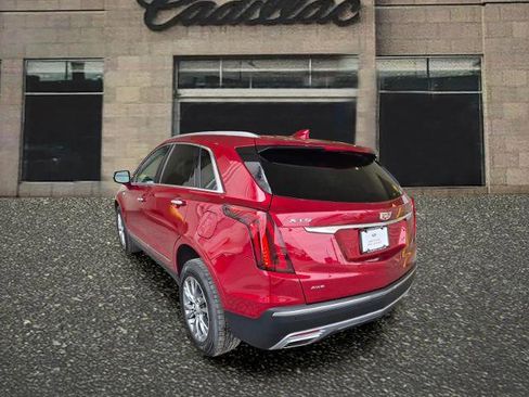 Used 2023 Cadillac XT5 Premium Luxury image 3