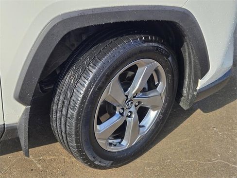 Used 2019 Toyota RAV4 Limited image 6