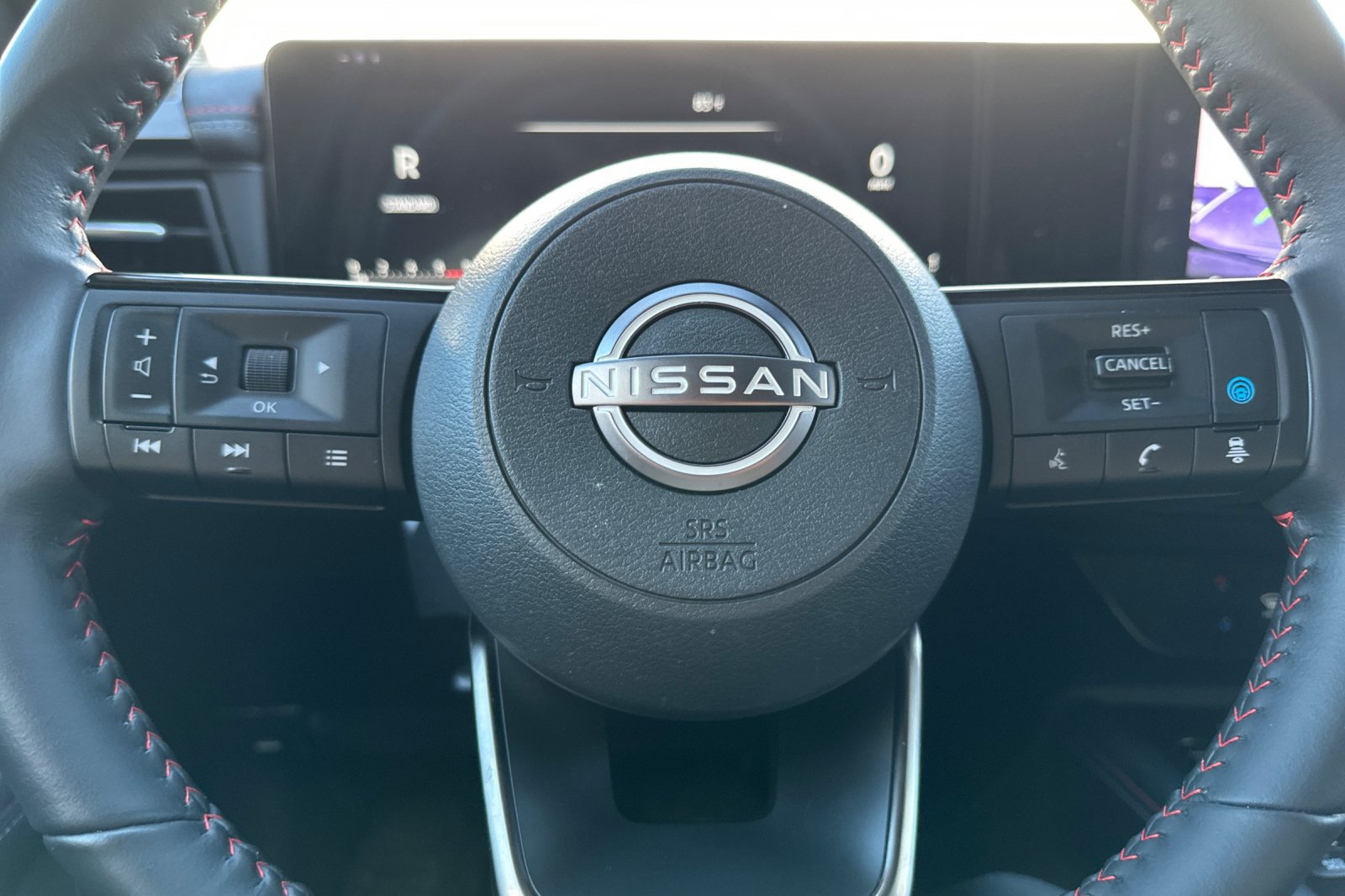 Used 2025 Nissan Kicks SR AWD/4WD image 33